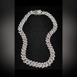 🌟 NEW 18" CZ Cuban Link Chain Necklace, Rhinestone & Silver Color